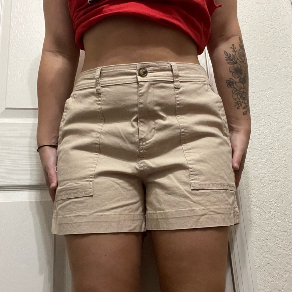 Khaki, tan colored shorts. - Picture 2 of 4